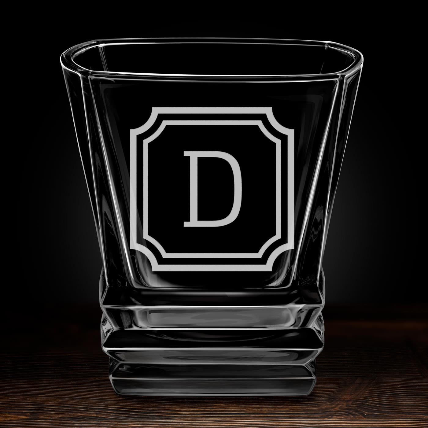 Geometric Whisky Glas mit eingravierten Initialen