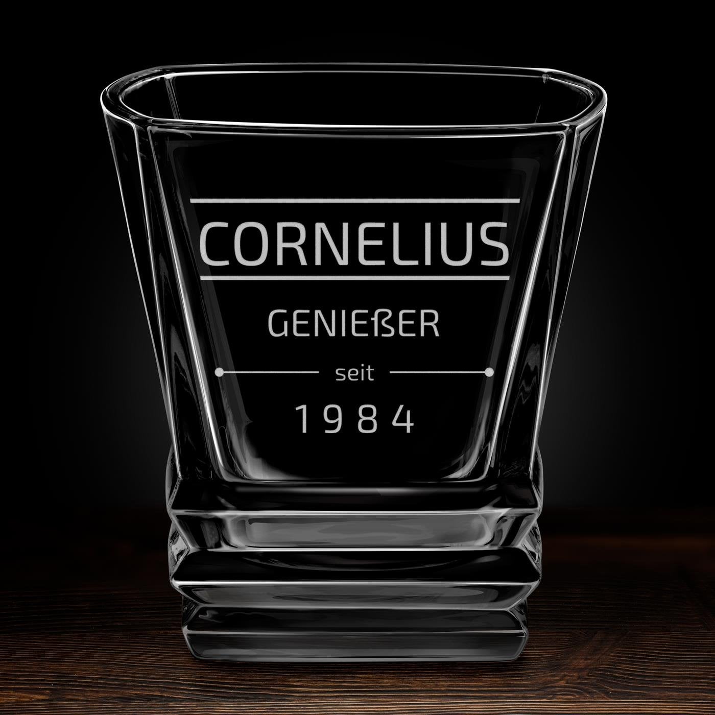 Geometric Whisky Glas mit Gravur für einen Partylöwe, Segler zum Geburtstag