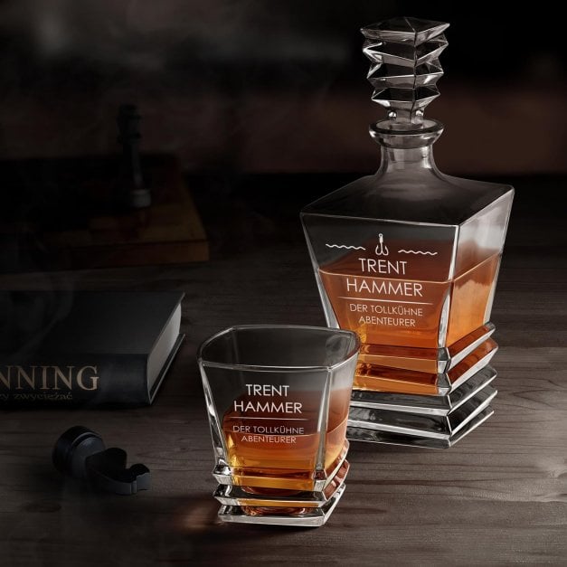 Geometric Whisky Karaffe mit 2 Gläsern und Gravur für einen Reisebegeisterten Segler