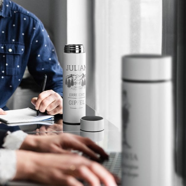 Weiße auslaufsichere Thermosflasche mit Gravur 400 ml für einen Bergsteiger, Reisefan zum Geburtstag