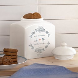Weiße Keramikdose mit Aufdruck für ein Brautpaar zur Hochzeit Monochrom