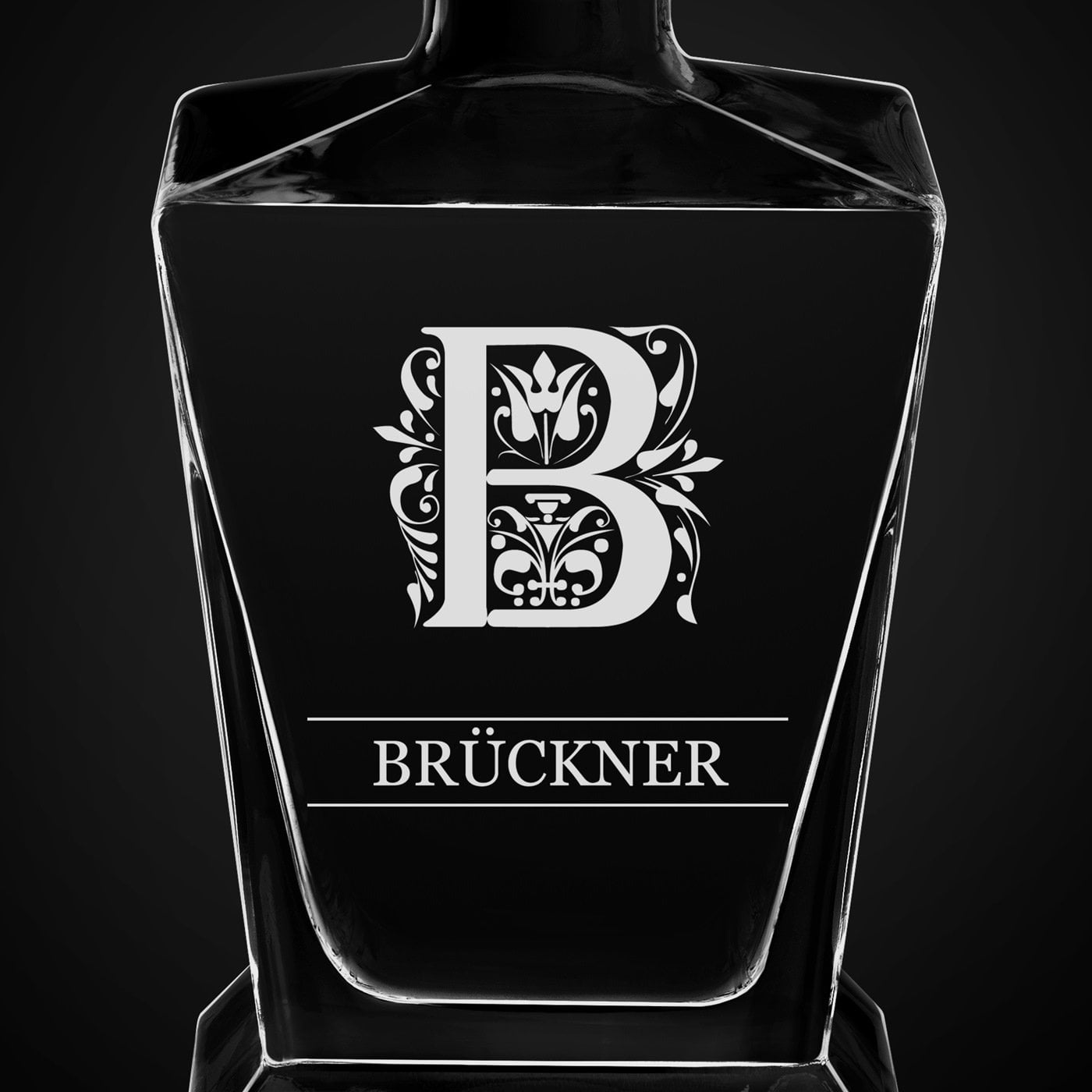 Pyramid Whisky Karaffe mit Gravur für einen Gentleman