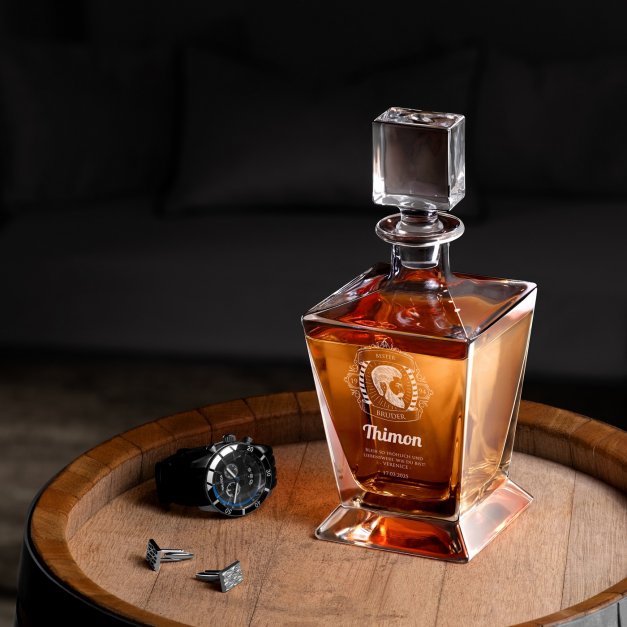 Pyramid Whisky Karaffe mit Gravur für Ihren Bruder zum Geburtstag
