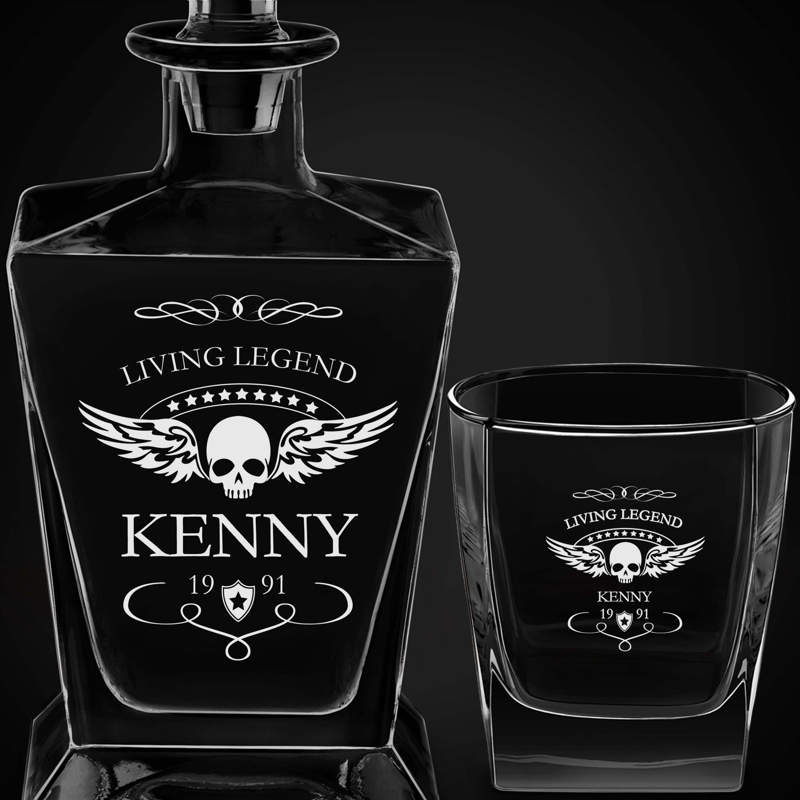 Pyramid Whisky Karaffe mit 2 Gläsern und Gravur für einen Motorradfan zum Geburtstag