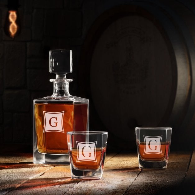 Cube Whisky Karaffe mit 4 Gläsern und Gravur mit eingraviertem Initiale