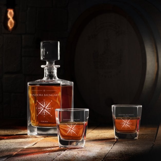 Cube Whisky Karaffe mit 6 Gläsern und Gravur für eine Weltbummlerin Seglerin Bergsteigerin zum Geburtstag