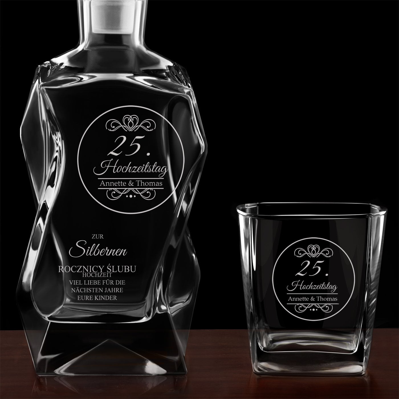 Moderne Whisky Karaffe mit 2 Gläsern und Gravur für ein Paar zum 25. Hochzeitsjubiläum
