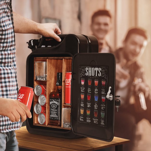 Schwarzer Minibar-Kanister mit Gravur für ihn zum Geburtstag zur Junggesellenfeier