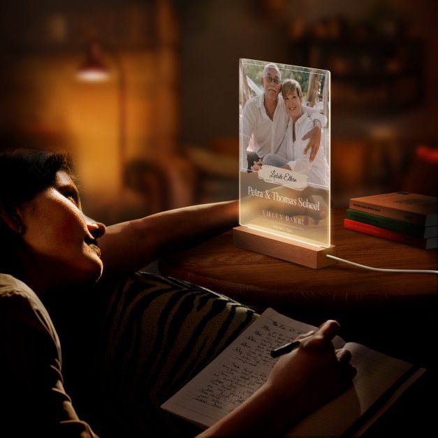 Beleuchteter LED-Rahmen mit eigenen Fotos und Holzständer Größe XL für Ihre Eltern als Dankeschön