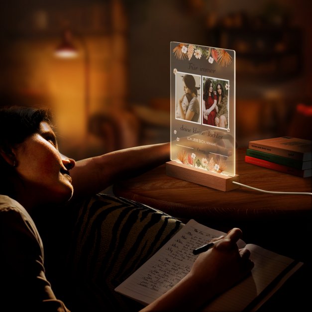 Beleuchteter LED-Rahmen mit eigenen Fotos und Holzständer Größe XL für Ihre Mutti