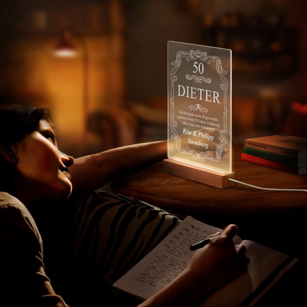 Beleuchteter LED-Rahmen mit eigenen Fotos und Holzständer Größe XL für einen Gentleman zum 50. Geburtstag
