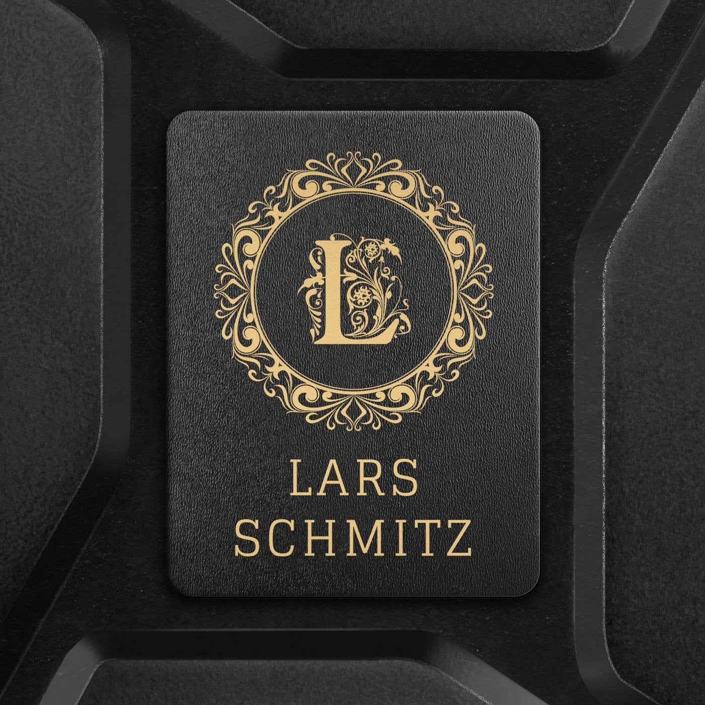 Schwarzer Minibar-Kanister mit Gravur für einen Gentleman