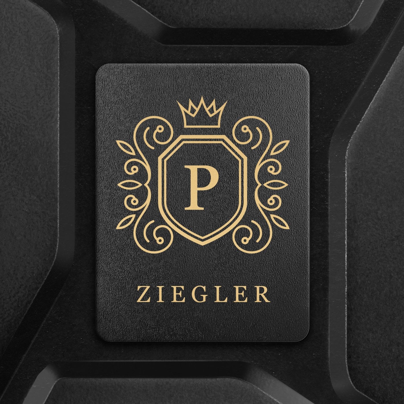 Schwarzer Minibar-Kanister mit Gravur für einen Gentleman Wappen