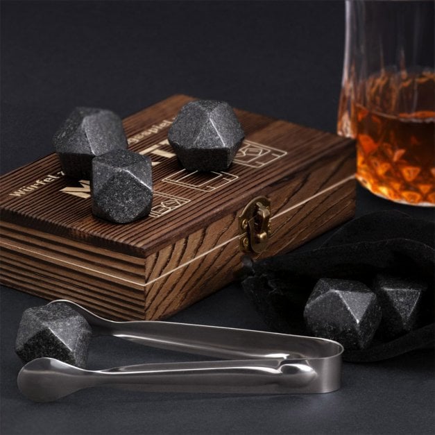 Whisky Steine Set in Holzbox mit Gravur für einen Spieler, Pokerspieler
