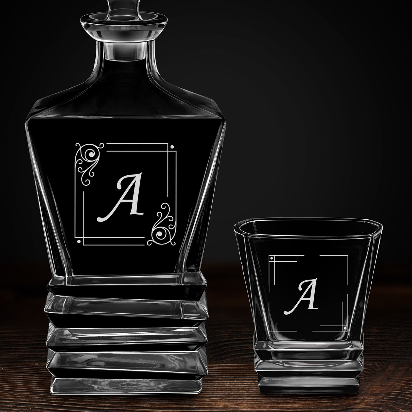 Geometric Whisky Karaffe mit 2 Gläsern und Gravur für einen Whiskyconnoisseur