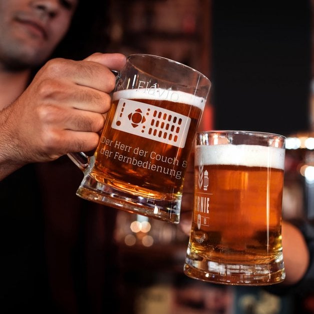 Bierkrug aus Glas mit Gravur für ihn einen Bierologen