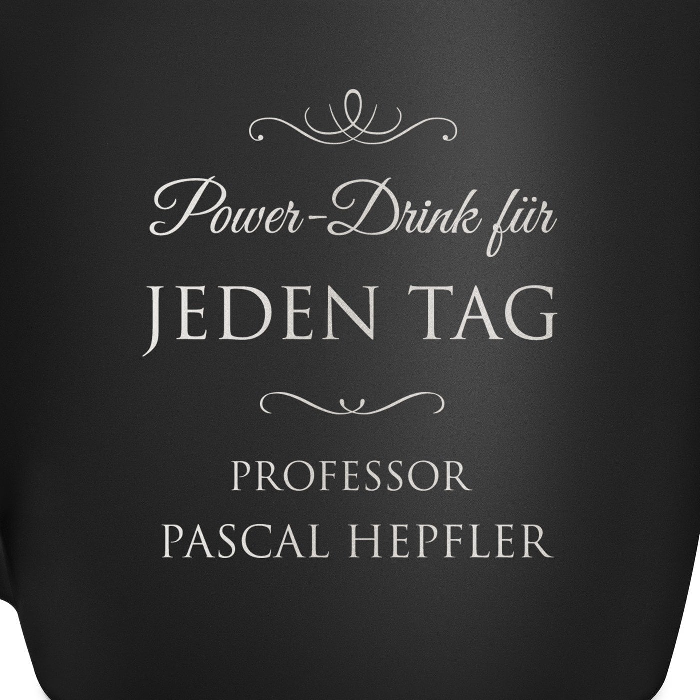 Keramikbecher mit Gravur Schwarz/Matt für einen Promotor der Diplomarbeit