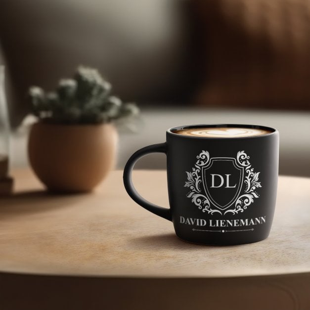 Keramikbecher mit Gravur Schwarz/Matt für einen Gentleman Wappen