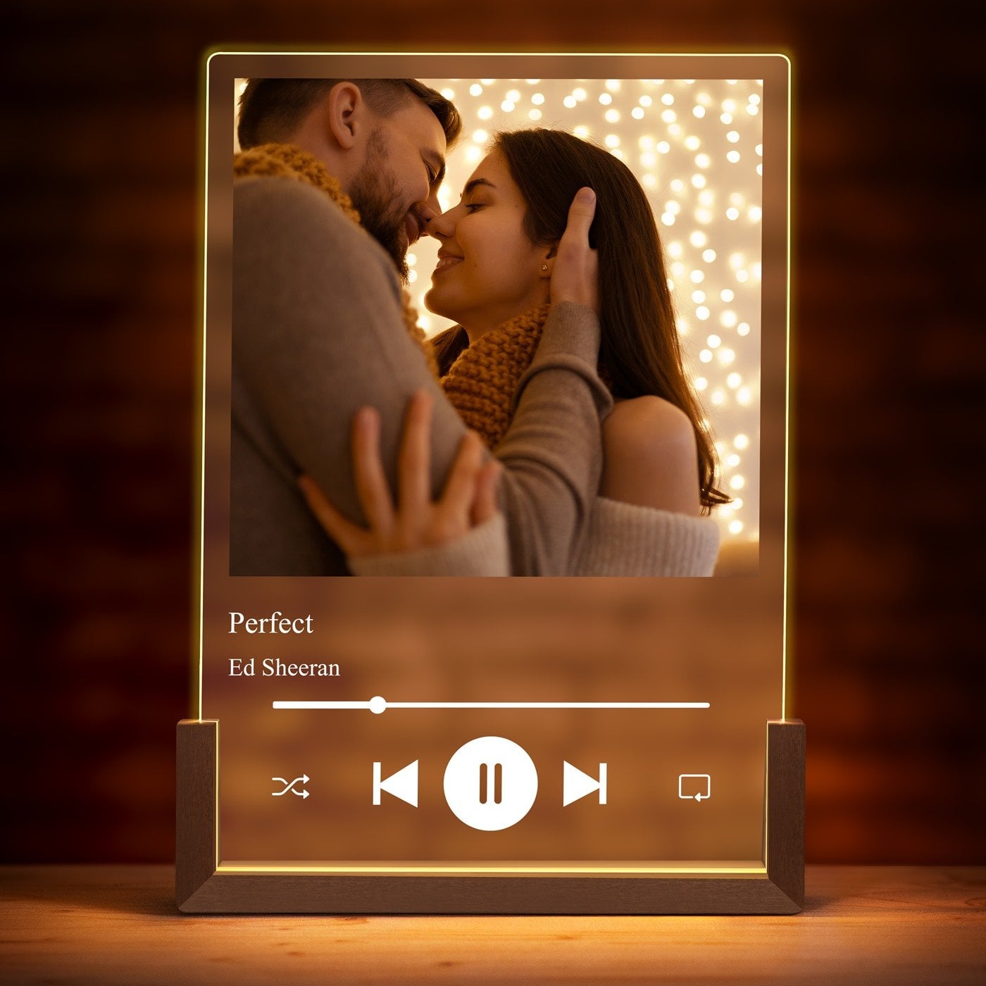 Beleuchtetes Acrylglas mit eigenen Fotos und Holzständer Größe XL für ein Paar zur Trauung zum Jubiläum Valentinstag