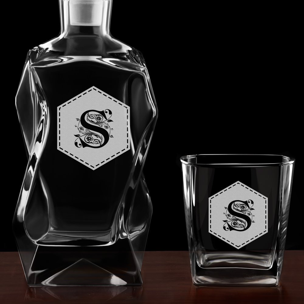 Moderne Whisky Karaffe mit 4 Gläsern und Gravur für ein Paar, eine Frau und einen Mann