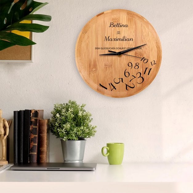 Bambus Wanduhr mit Aufdruck für ein Paar zur Hochzeit, zum Jubiläum, zur Einweihungsparty