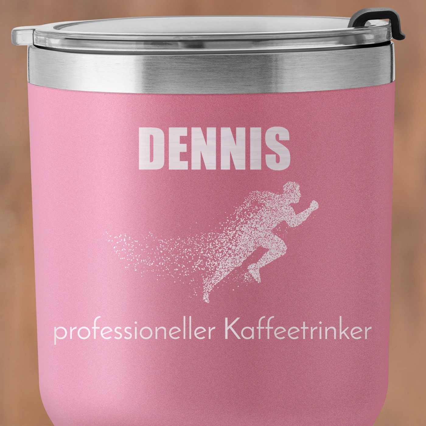 Pink Thermobecher mit transparentem Deckel und Gravur für einen Jogger zum Ehrentag Valentinstag