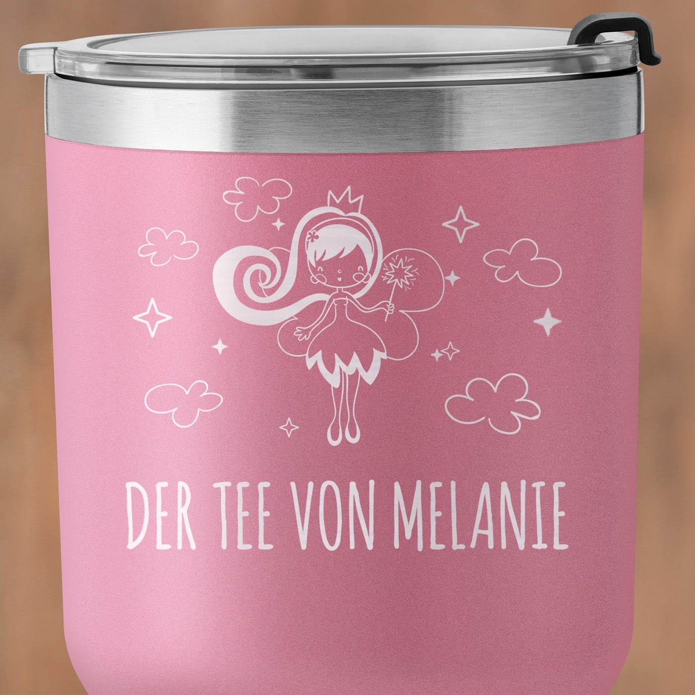 Pink Thermobecher mit transparentem Deckel und Gravur für sie zum Ehrentag Fee