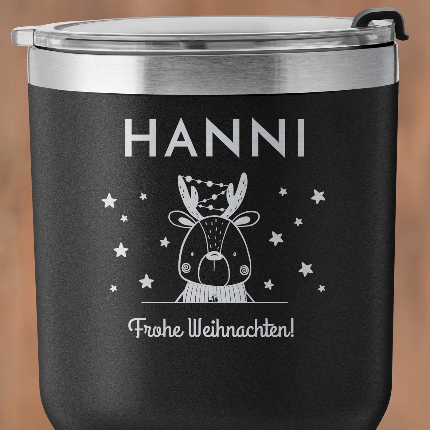 Schwarzer Thermobecher mit transparentem Deckel und Gravur für ihn einen Jungen zu Weihnachten