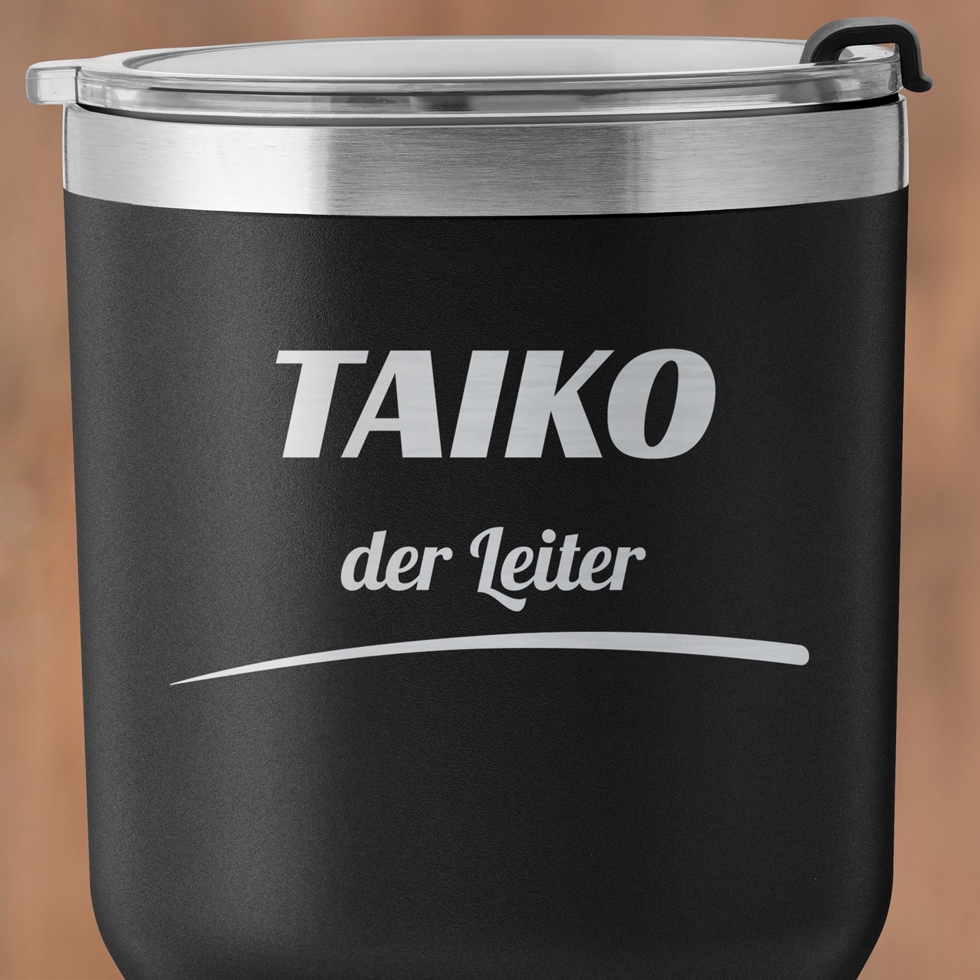 Schwarzer Thermobecher mit transparentem Deckel und Gravur für Ihren Abteilungsleiter Chef zum Ehrentag