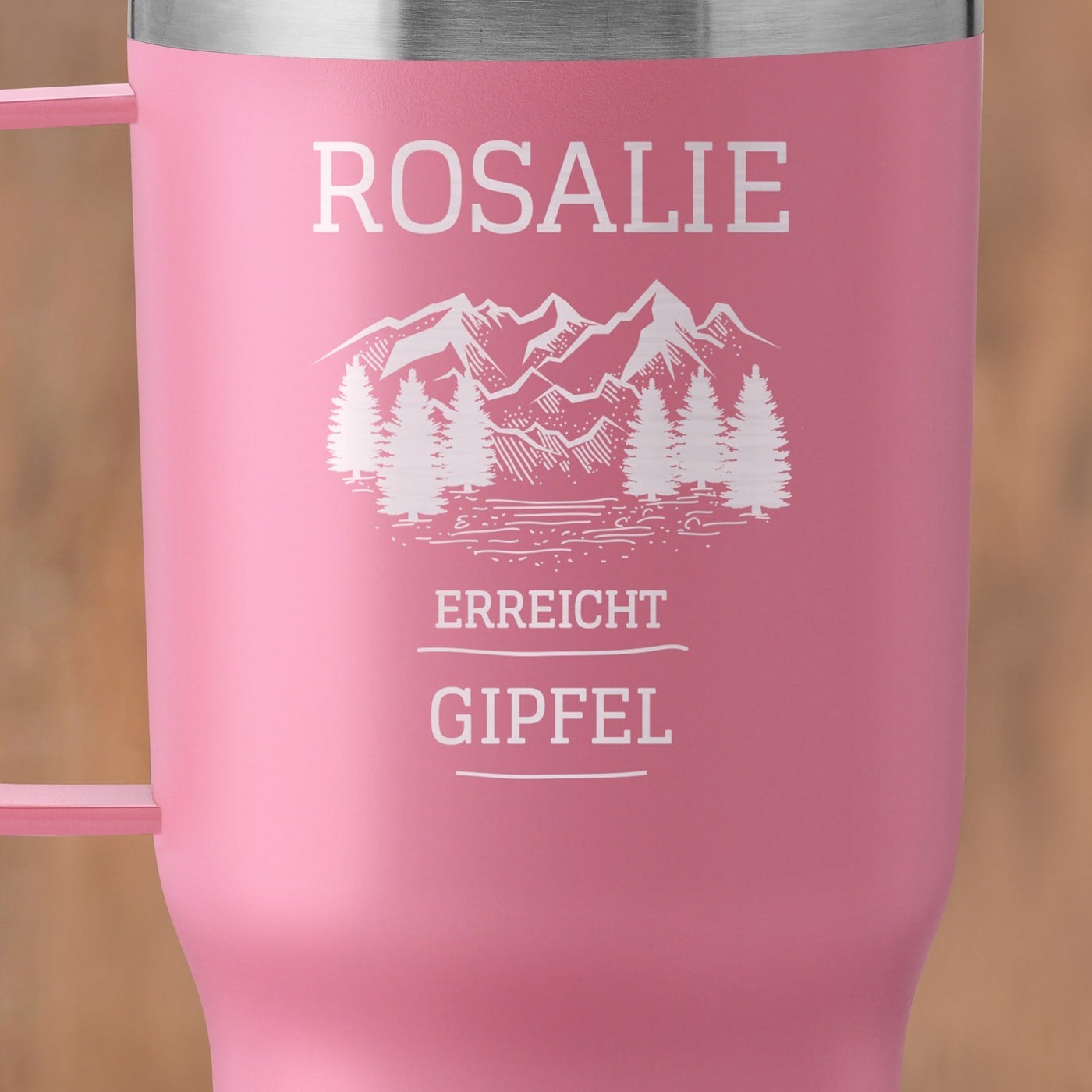 Rosa Isolierbecher mit transparentem Deckel und Gravur für eine Weltenbummlerin Bergliebhaberin Kollegin zur Beförderung