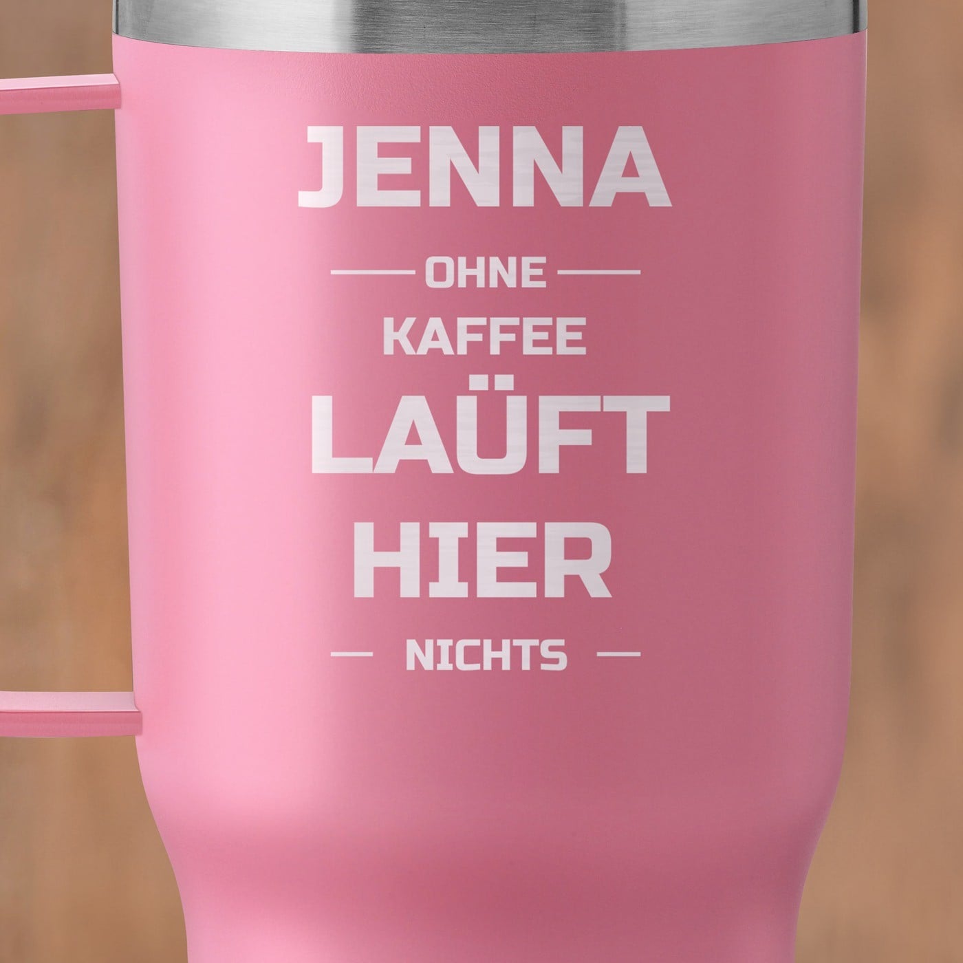 Rosa Isolierbecher mit transparentem Deckel und Gravur für eine Studentin