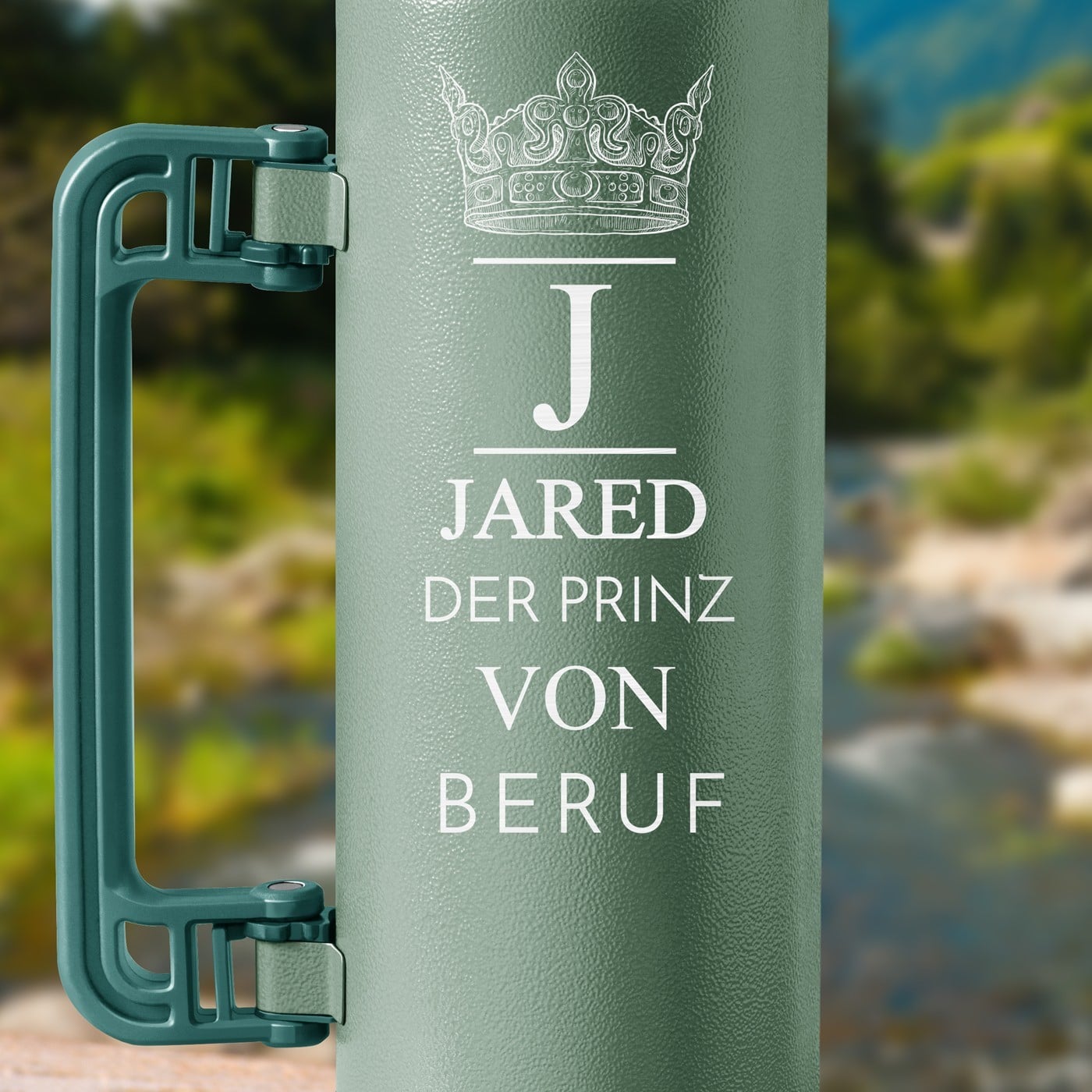 Grüne Thermosflasche mit Gravur und Trinkbecher für ihn zum Ehrentag
