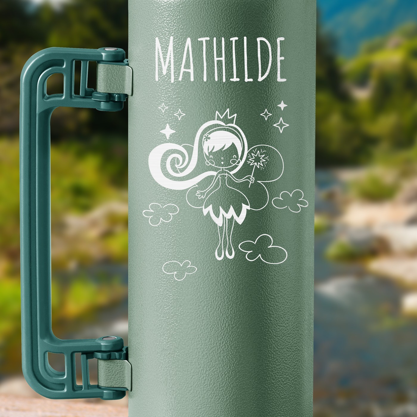 Grüne Thermosflasche mit Gravur und Trinkbecher für sie ein Mädchen zum Ehrentag