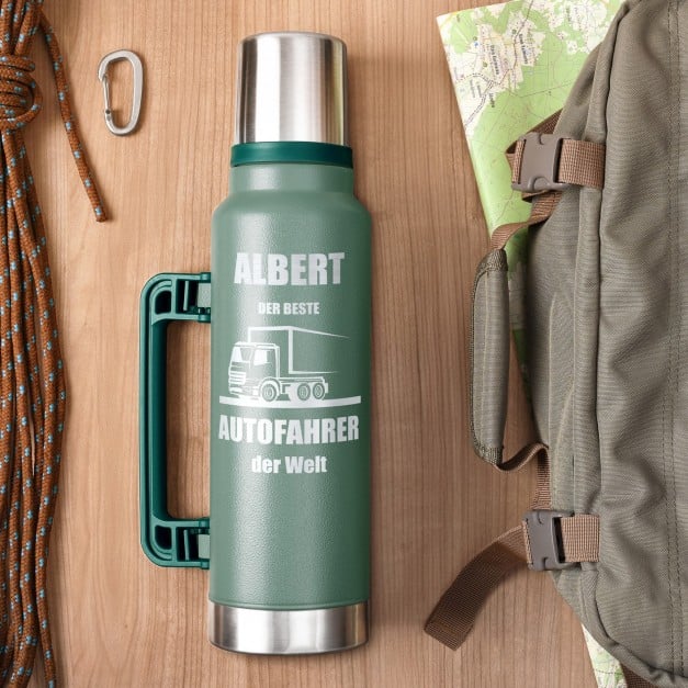 Grüne Thermosflasche mit Gravur und Trinkbecher für einen Fahrer zum Ehrentag