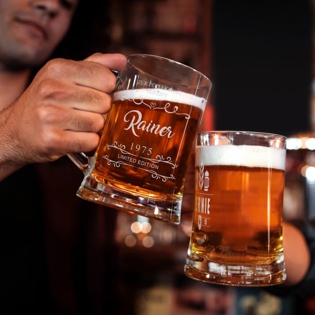 Bierkrug aus Glas mit Gravur für Ihren Freund zum Valentingstag