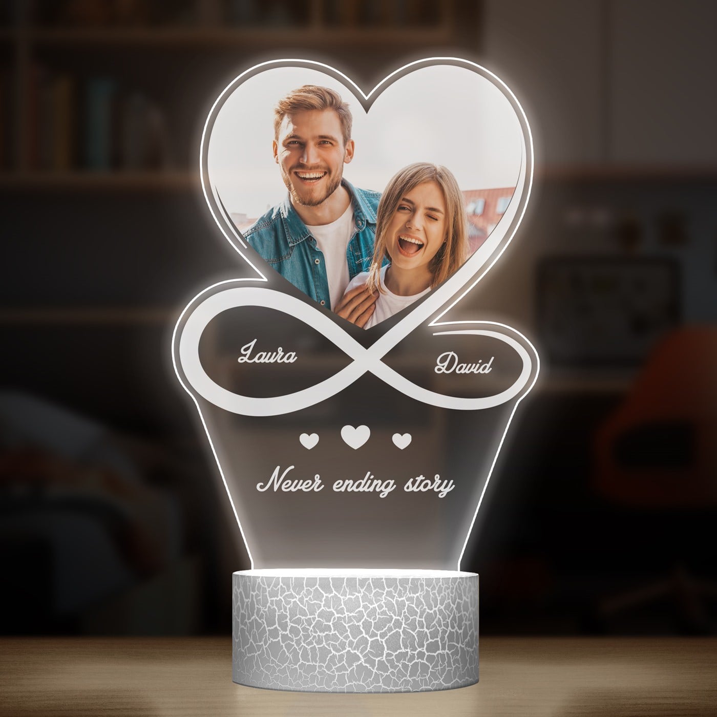 Nachtlicht mit buntem Aufdruck und LED-Sockel für ein Paar zur Hochzeit zum Hochzeitstag