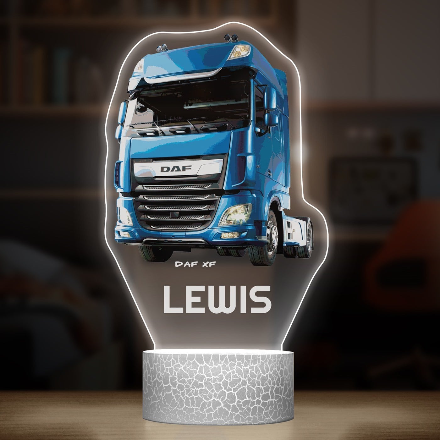 Nachtlicht mit buntem Aufdruck und LED-Sockel für einen LKW-Fahrer zum Namenstag
