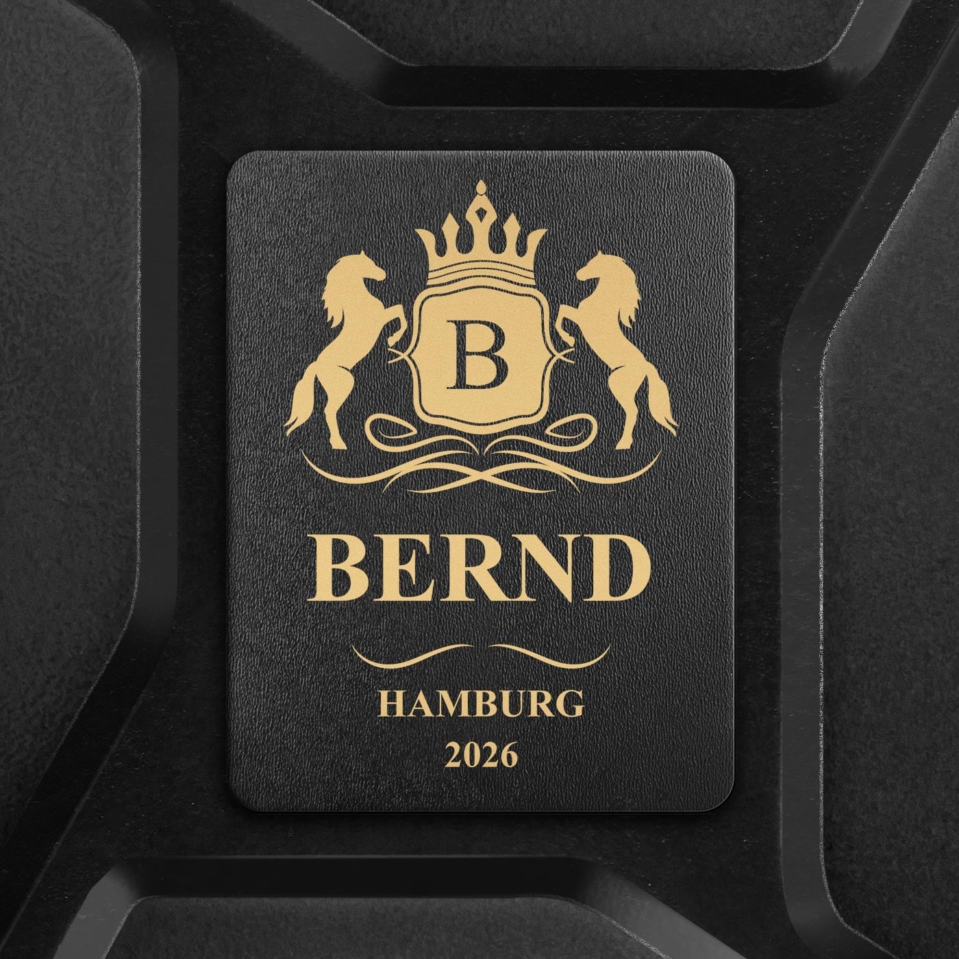 Schwarzer Minibar-Kanister mit Gravur für einen Gentleman zum Geburtstag