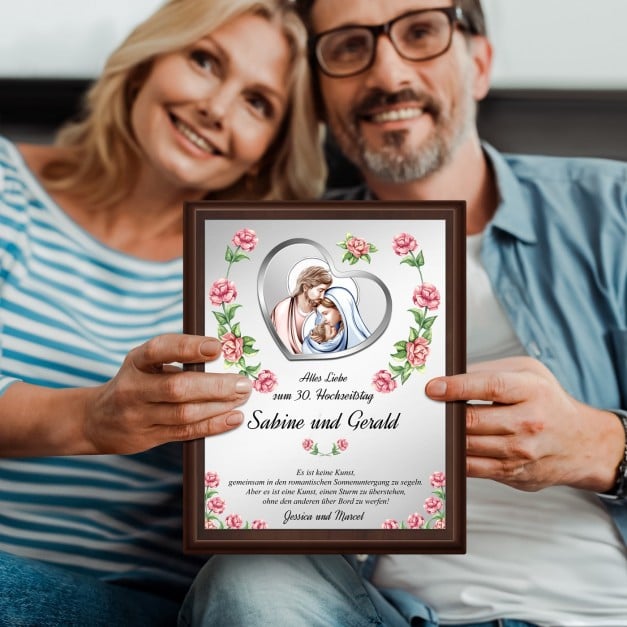 Personalisierte Holztafel mit Aufdruck für ein Ehepaar zum 30. Hochzeitstag