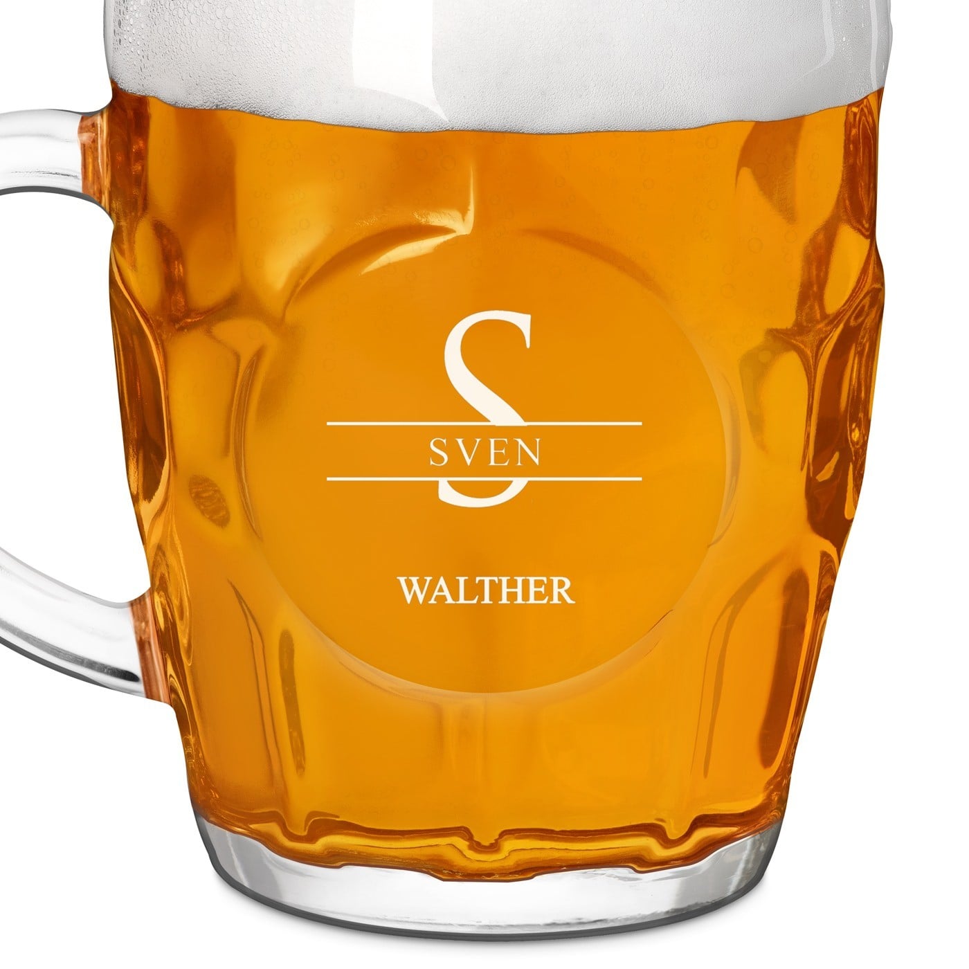Bierkrug mit eingravierter Initiale für einen Biergenießer