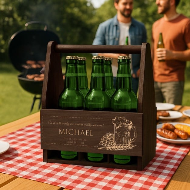Bierträger aus Holz mit Flaschenöffner und Gravur für Ihren Freund, Kollegen zum 18. Geburtstag