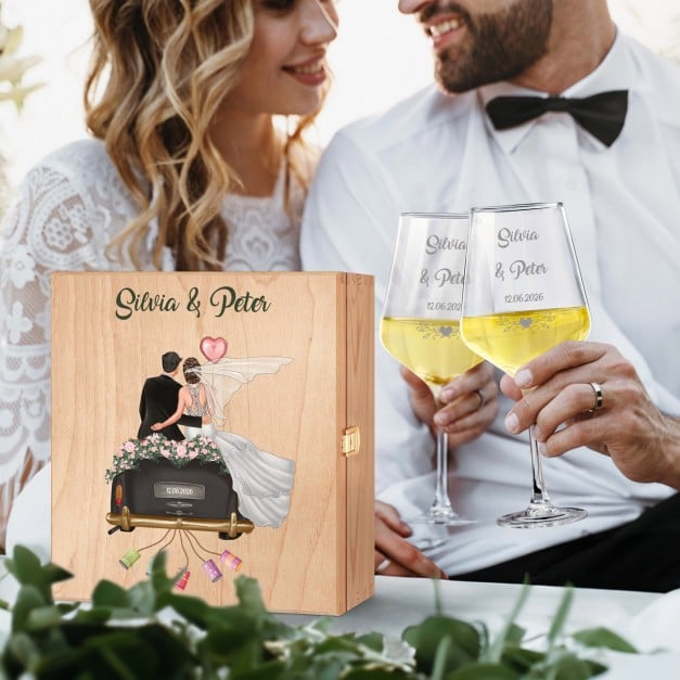 2er Weingläser Set in Holzbox mit Gravur für ein junges Brautpaar zur Hochzeit