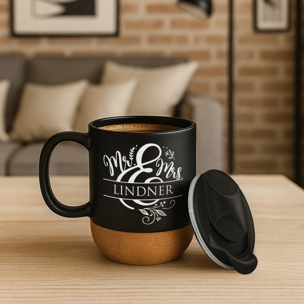 Kaffeebecher mit Aufdruck Schwarz/Matt mit Korkboden für ein Paar zum Hochzeitstag zur Hochzeit oder Einweihungsparty