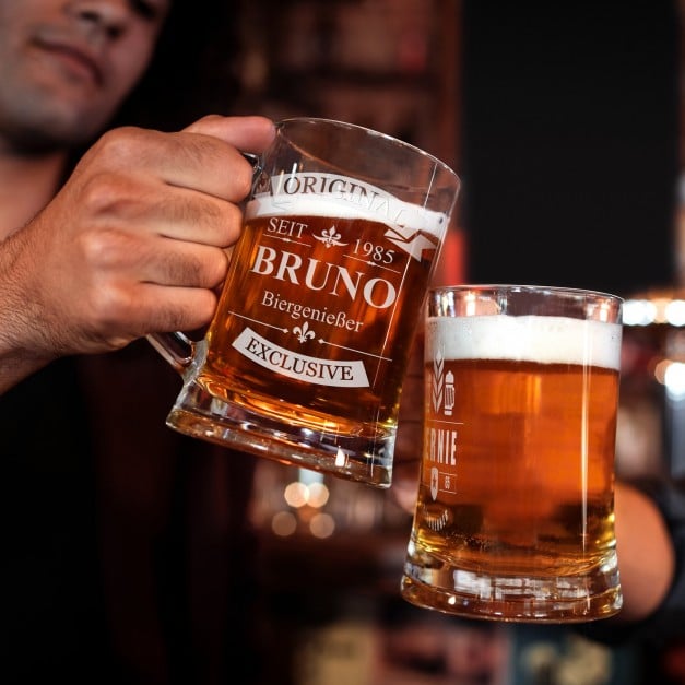 Bierkrug aus Glas für einen Gentleman zum Geburtstag