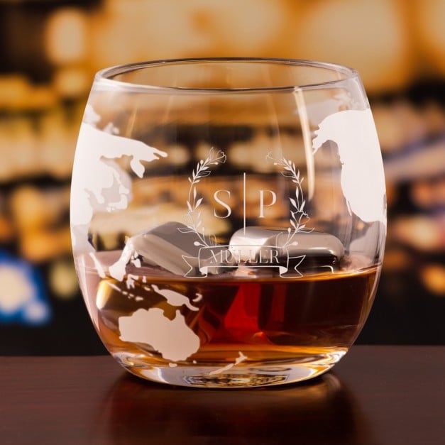 Whisky Karaffe in Schiffsform mit 4 Gläsern für ein Liebespaar mit eingavierten Initialen